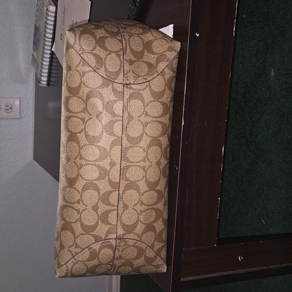 COACH City Tote In Signature Canvas With Wild Strawberry - Picture 8 of 8